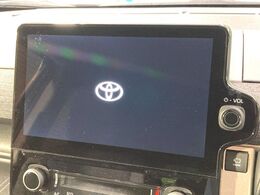 【10.5インチナビ】高級感とインパクトのある大画面ナビを装備。各種オーディオ操作はもちろん、スマホ連携もできる利便性の高いナビです♪