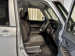 フロントシートは調整機能も細かく設定され、どんな体格にもフィット！！長距離でも快適なドライブをお楽しみ頂けます！