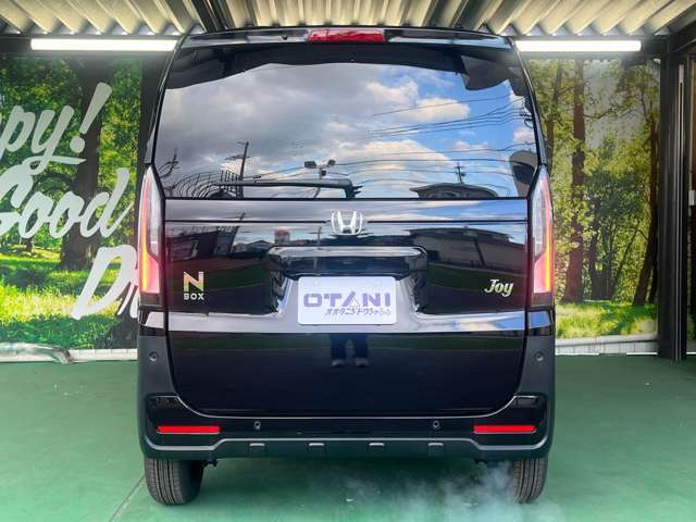 ■充実のアフターサービス■　車の販売はもちろん、自社整備工場・自社鈑金工場・オイル交換＆点検専門店舗を完備しておりますので納車後もお客様のカーライフをトータルでサポートいたします。
