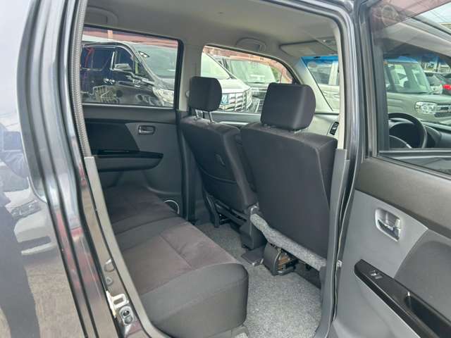 展示されるお車は、仕入担当者、商品管理センター、販売担当者等の入念なチェックを受け、基準をクリアした物件のみです。