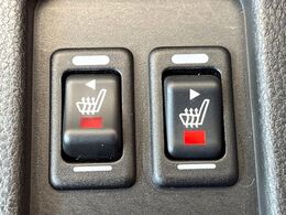 【前席シートヒーター】寒い日に重宝するシートヒーター！エアコンより早く温まってくれるので寒がりの人も安心ですね♪エアコンの温風は乾燥するから苦手、という方にもをおすすめです。