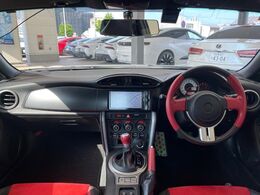 グループ総在庫数約30，000台！！全国の系列店からメーカー・車種問わずご紹介出来るので、あなたにピッタリのお車が見つかるはずです♪まずはお問い合わせ下さい☆