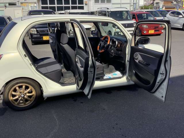 当社のお車はすべてカークリーニングしたのちにコンパウンドにてボディ研磨を行い納車致しております。お客様ご自身の目でその品質をご確認くださいませ！！お問い合わせはフリーダイヤル［0066-9711-202386］