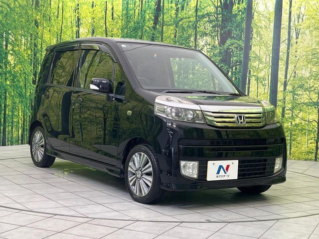 大好評のボディコーティング「弾スプラッシュコート」もご納車までに施工可能。通常のガラスコートと異なる、耐久年数6年の無機質ガラスコーティングが、ボディをキレイな状態に保ってくれます。