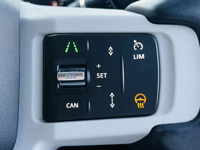 アダプティブクルーズコントロール、レーンキープアシスト付きで快適なドライブをアシストします。冷え性の方にもホッとするステアリングヒーター付き！