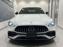 【認定中古車】メルセデス・ベンツの認定中古車「サーティファイドカー」は、世の中に存在する数ある中古車のなかでも、メルセデス・ベンツ独自のキビシイ基準をクリアした品質をもつ中古車といえます。