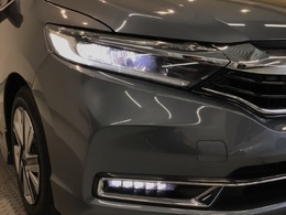 【LEDヘッドライト】ディスチャージヘッドライト（HID）と同等の明るさで、夜道や雨天走行が明るく視界良好！！　フォグライトも装備で、安心感さらにUPです♪安心ドライブを楽しんで下さい♪