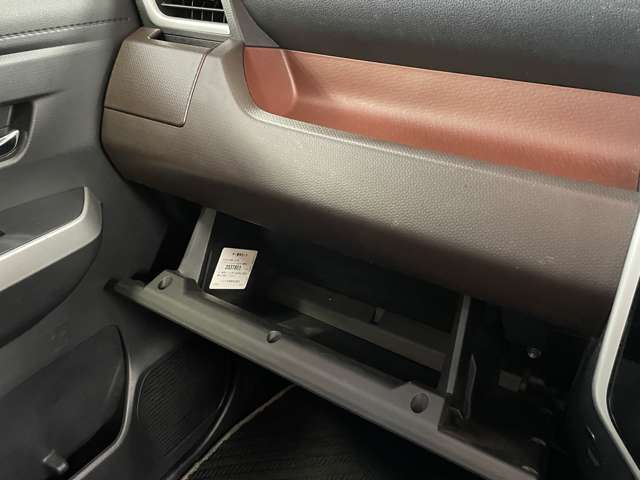 全車クリーニング済み！目立つ傷、汚れ、へたりなどなくコンディション良好です！！