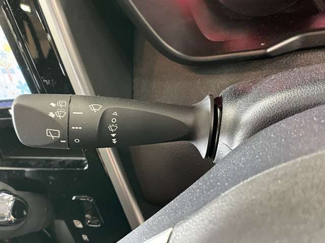 運転席周りに大きな傷、汚れ、へたりなどなく良質な状態です！