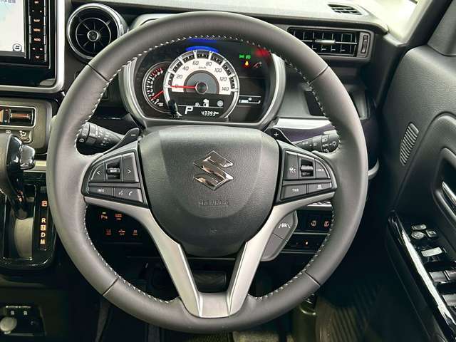 【ACC】一定速度での巡航はもちろん、前方の車両との距離を一定に保ちながら自動で加減速を行います。高速道路走行時には大変嬉しい機能です。