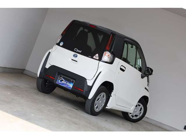 コンパクトなサイズで小回りや運転しやすさも非常に良く、小道や狭い駐車スペースでも簡単に運転できます！