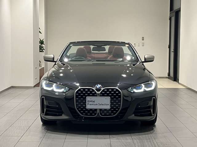 サービスにはドイツ本国と同様に教育と訓練を受け、BMWを知り尽くした「マイスターメカニック」が数多く在籍しております。納車前点検整備で、お客様に安心と安全をお届けいたします。