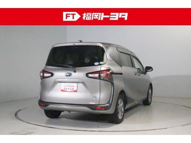 ☆トヨタ認定中古車☆ハイブリットシステム診断書と初度登録年月から10年間（走行20万キロまで）、ハイブリット機構の無料保証が付いています。