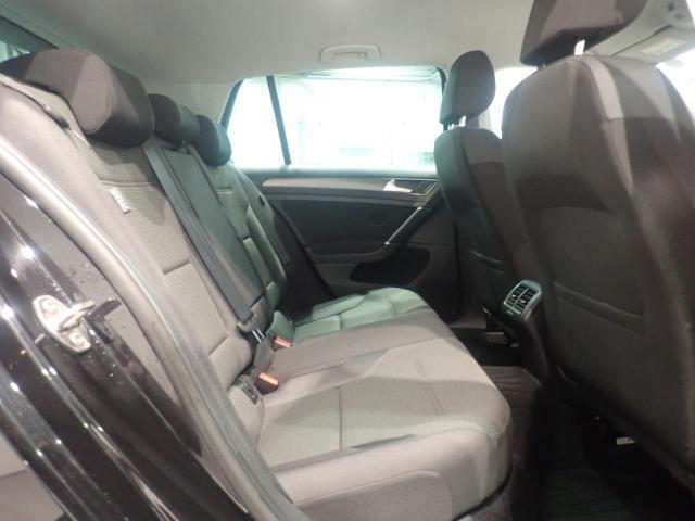 後部座席も十分なスペースを確保。快適です。