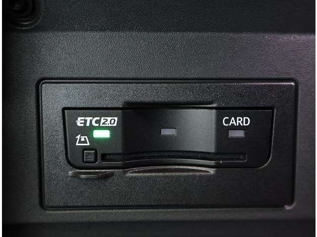 【ETC2.0】グローブボックス内に挿入口があります。