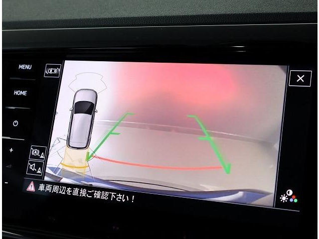 【バックモニター】　バックカメラで障害物を確認できます。