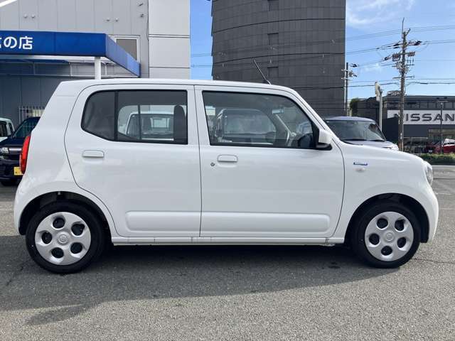 ★　中古車を買うなら、『安心のディーラー販売店』で！　当店では、試乗車として使用していたお車や、お客様から頂きました下取車など数多くの、『特選中古車』を中心に取り揃えて展示しております！　（＾＾♪