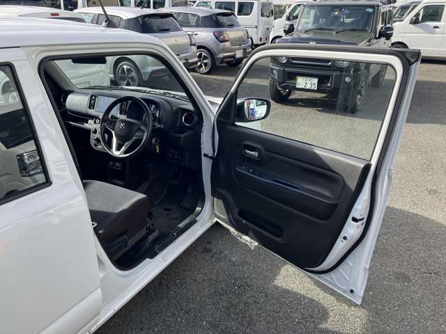 レーダーブレーキが搭載されててお買い得な上安心です♪