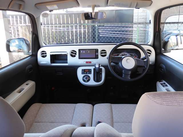 ★インパネ周りです。広めの視界で運転もしやすいです。
