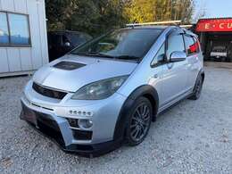 シートの隙間、座席下など細かい部分も徹底清掃しております。