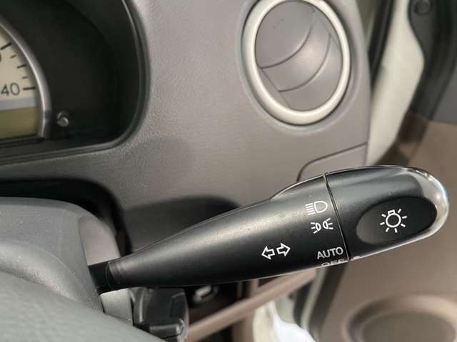 AUTOライト機能付き♪暗くなったら自動でライトON☆つけ忘れ防止にも役立つ便利な機能です♪