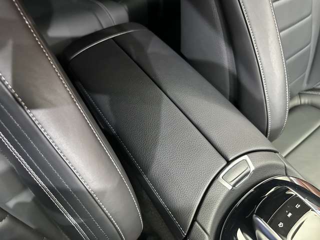 ご遠方の場合でも、下取り車両の金額を概算でお出しすることは可能でございます。車検証をお手元に、走行距離をご確認の上お問い合わせくださいませ。