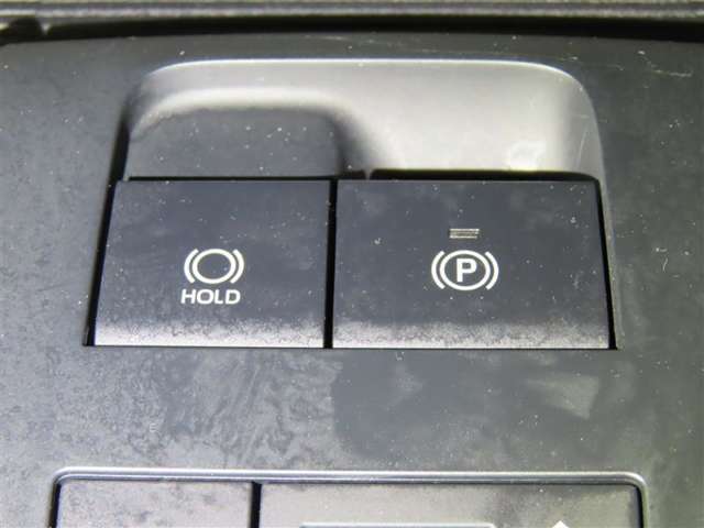 電動パーキングブレーキを装備しております。
