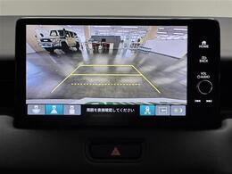 【バックカメラ】駐車時に後方がリアルタイム映像で確認できます。大型商業施設や立体駐車場での駐車時や、夜間のバック時に大活躍！運転スキルに関わらず、今や必須となった装備のひとつです！