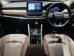納車時のガラスコーティングはお勧めです。専門業者にて研磨作業を行い塗面を整えガラスコーティングを施工します。輝きが違います。