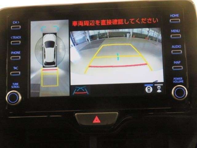車の全周囲の画像が表示されます。運転席から見づらい個所なども、上空から見たような映像で確認できます。映像のきりかえも出来、後方確認だけでなく大変便利な機能です。