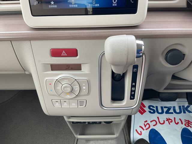 操作のしやすいインパネシフト＆オートエアコンです