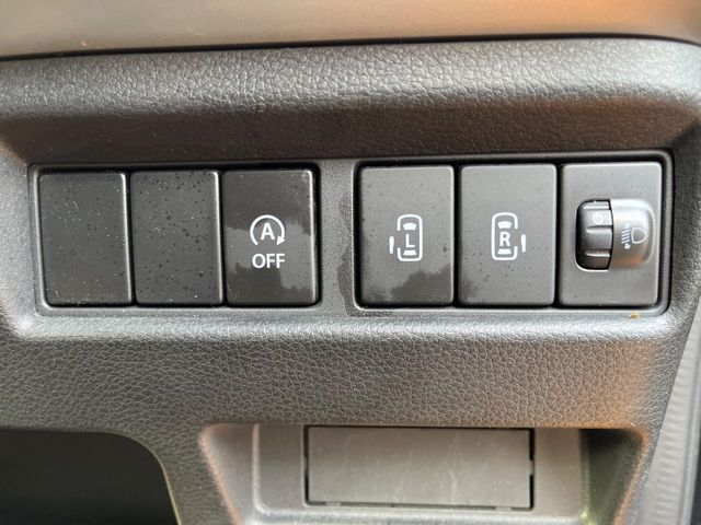 【両側パワースライドドア】スマートキーや運転席のスイッチで後席両側スライドドアの開閉が可能♪電動だから力を入れてドアを開ける必要が無く、小さなお子様でも簡単に開け閉めでき快適です♪
