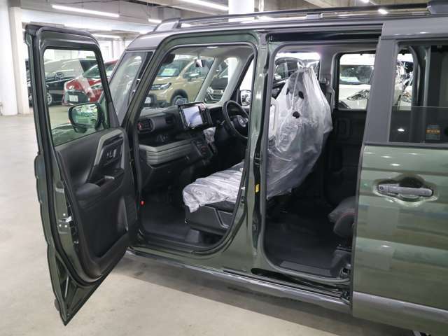 ご納車前のボディガラスコーティングも専門の業者が常駐しておりクオリティの高いコーティングを低価格にてご提供しております♪