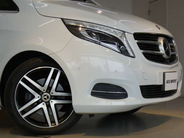 後席フリップダウンモニター＆Burmesterサラウンドサウンドシステム＆純正オプション19インチアルミホイール付き！！