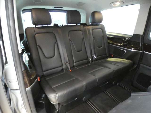 シートヒーター　LEDパフォーマンスヘッドライト/LEDポジショニングライト付　アダプティブハイビームアシスト　純正HDDナビ（ミュージックレジスター）・地デジ・360°カメラ・ETC