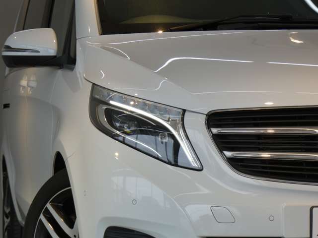 先進装備レーダーセーフティーパッケージ（ブラインドスポットアシスト・ディスタンスパイロットディストロニック・レーンキーピングアシスト）等豪華装備満載です！！