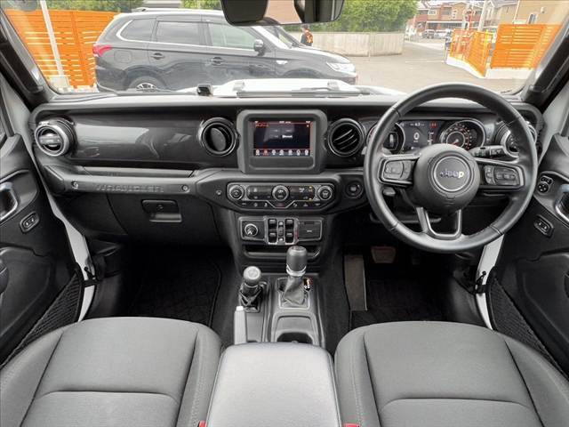 全国のAA会場で毎日競りに参加、本当に安く売値設定できる車しか仕入れておりません。他社在庫と比較下さいませ。