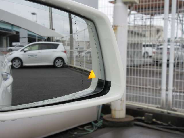 ◆ブラインドスポットモニター◆死角からの車両の接近をレーダー検知してくれます◆