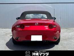 力強い印象を持たせるリアビュー。