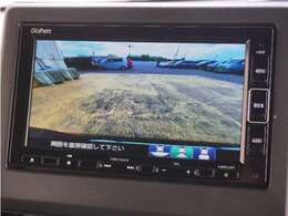 ◆バックカメラ◆リバースにするだけで映ります、後方の安全確認や、狭い駐車場での車庫入れ、雨の日や夜間など視界の悪い時に便利です！安全にバックする為には欠かせない装備です。