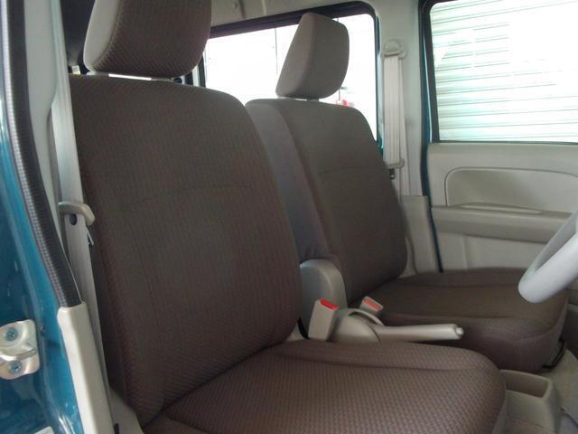 広々としたシートに身を包まれ快適なカーライフを☆