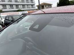 こちらの車両には衝突防止装置が付いております♪