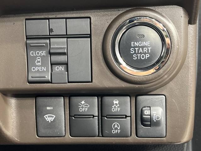 【パワースライドドア】スマートキーや運転席のスイッチでスライドドアの開閉が可能♪電動だから力を入れてドアを開ける必要が無く、小さいお子様でも、重い荷物を持っている時もラクに開け閉めできます♪