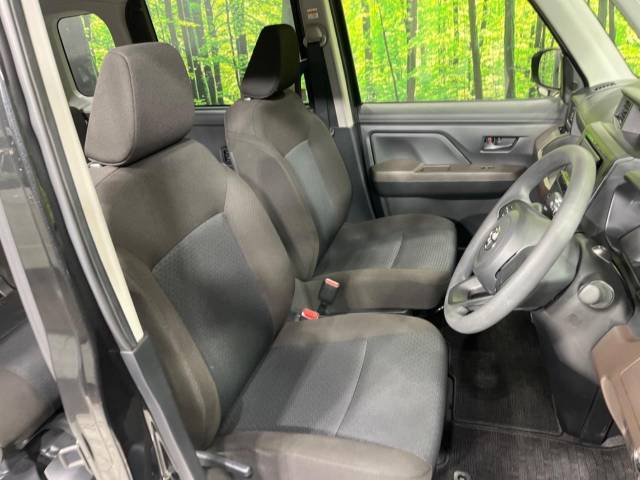 運転席シート廻りは使用感も少なく、良好な状態となっています。丁寧に使われていたことがよくわかりますね。