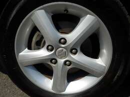 ■隣接の整備工場では、熟練の技術を有した国家整備士が、毎日多くの車検・整備・点検を行っております