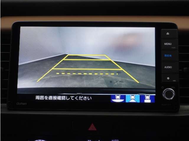 ◆バックカメラ◆リバースにするだけで映ります、後方の安全確認や、狭い駐車場での車庫入れ、雨の日や夜間など視界の悪い時に便利です！安全にバックする為には欠かせない装備です。