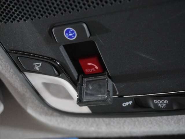 新世代コネクテッド技術「Honda CONNECT」搭載。緊急時にオペレーターのサポートを受けることも可能です。