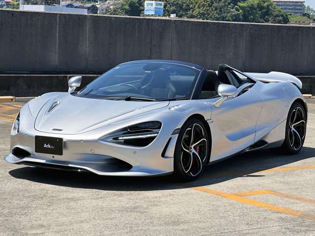 ご案内の際には新車保証の継承をしてご納車させて頂きますのでご安心してお買い求め下さいませ。