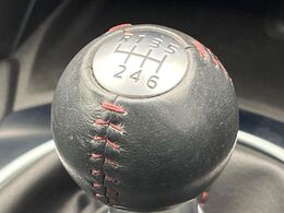 【フロア6速MT】走りの6速MT！！スポーティーな走行をお楽しみいただけます♪