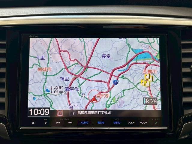 【純正ナビ】一体感のあるナビは、高級感ある車内を演出してくれます。Bluetooth再生などオーディオ機能も充実しておりますので、運転もより楽しめます♪